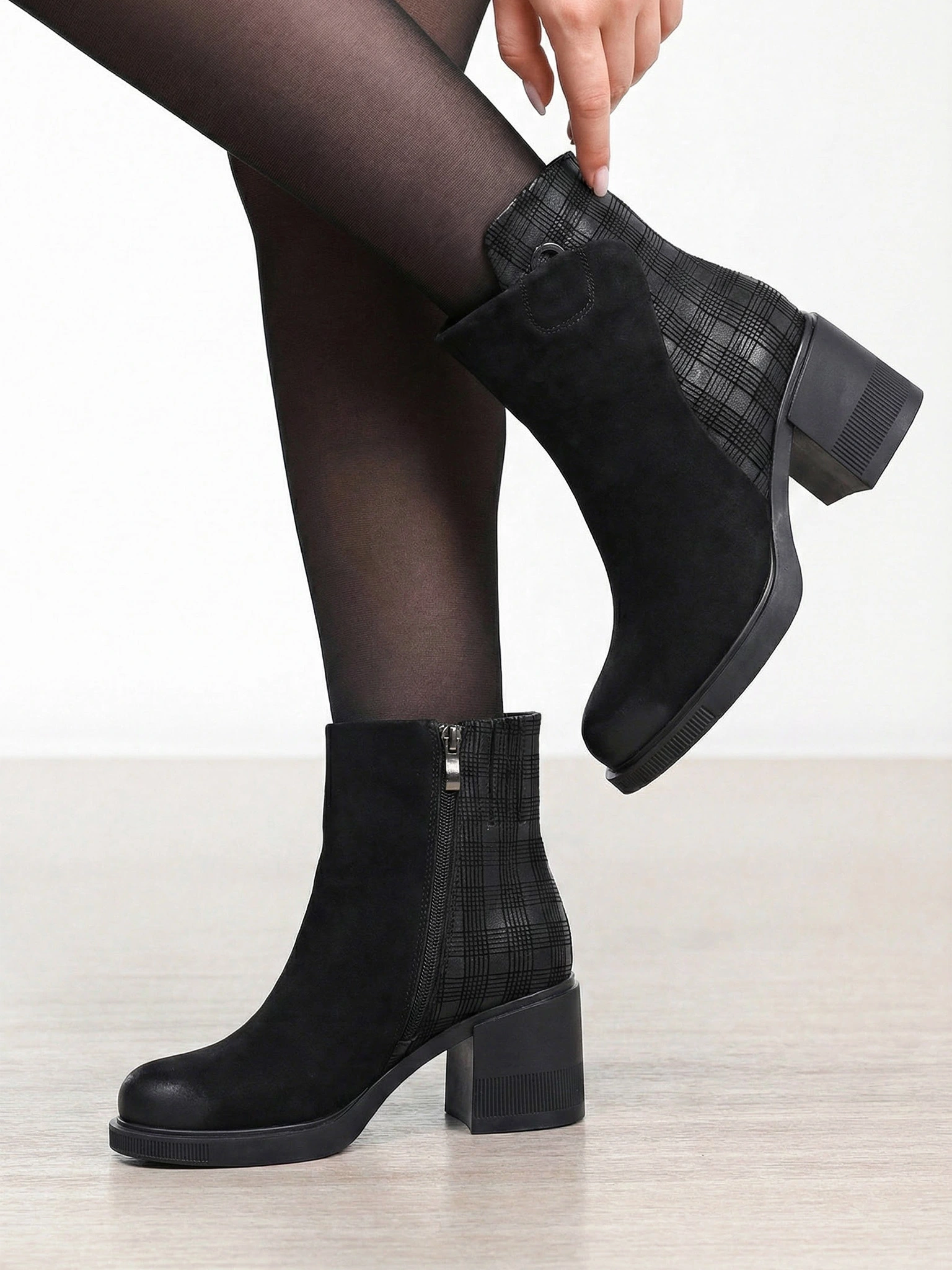 Ботильоны комбинированные черного цвета на высоком каблуке